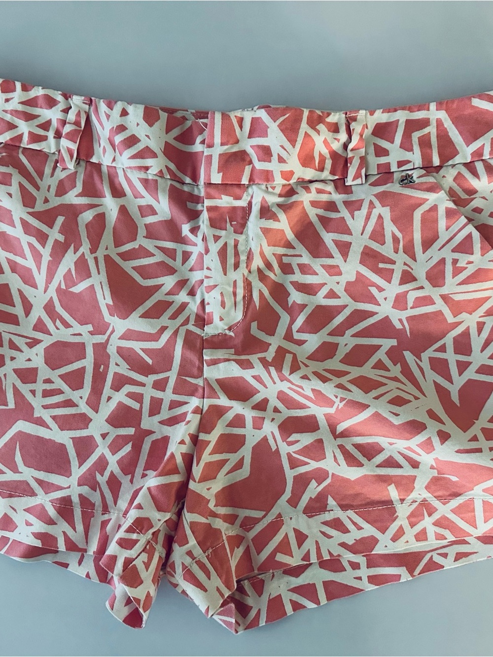 Calvin Klein Pink White Patterned Shorts - Size 14 - Picture 1 of 6